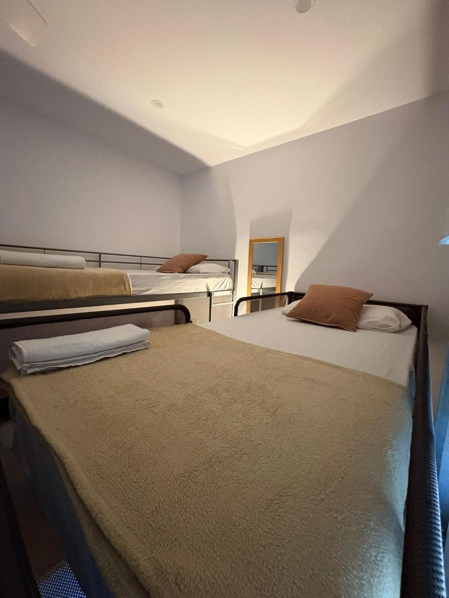 Habitaciones En บาร์เซโลนา ภายนอก รูปภาพ