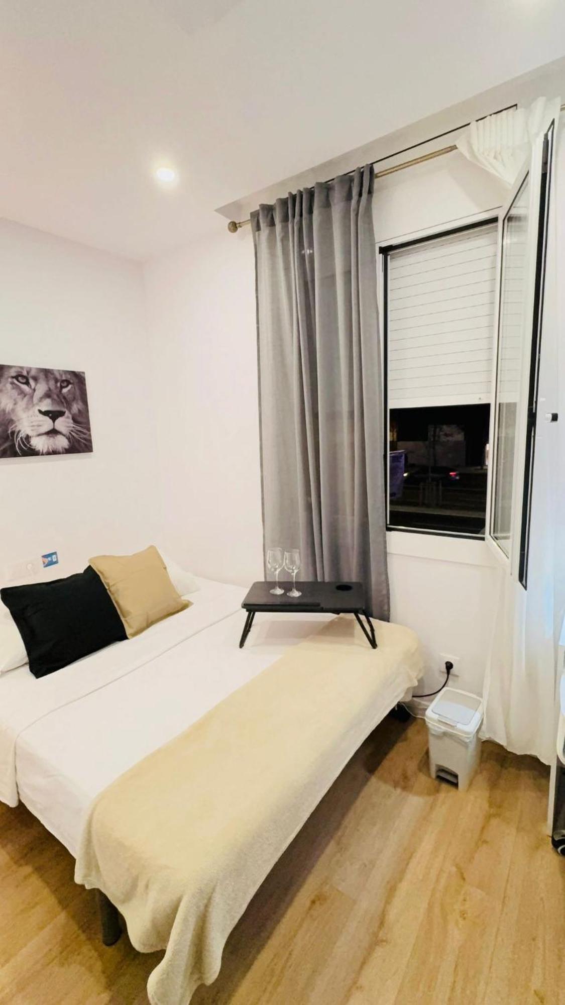 Habitaciones En บาร์เซโลนา ภายนอก รูปภาพ